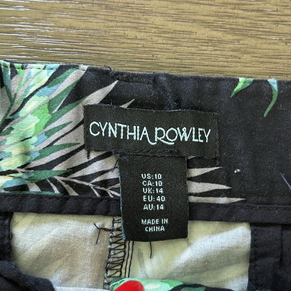 Cynthia Rowley Tropical Leaf Print Shorts 10 | Resort Vacation summer casual - Picture 8 of 9
